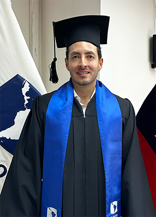 Wilson Albuja presentó su tesis doctoral sobre la política de protección social no contributiva en Ecuador