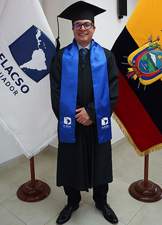 Jonathan Menoscal presentó su tesis doctoral que investiga la falla en el diseño de la política de gestión y reducción del riesgo de desastres en Quito
